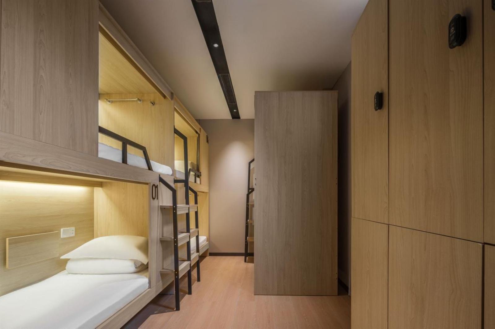 Denpa Inn-lao Ximen Metro Station Branch Hostel